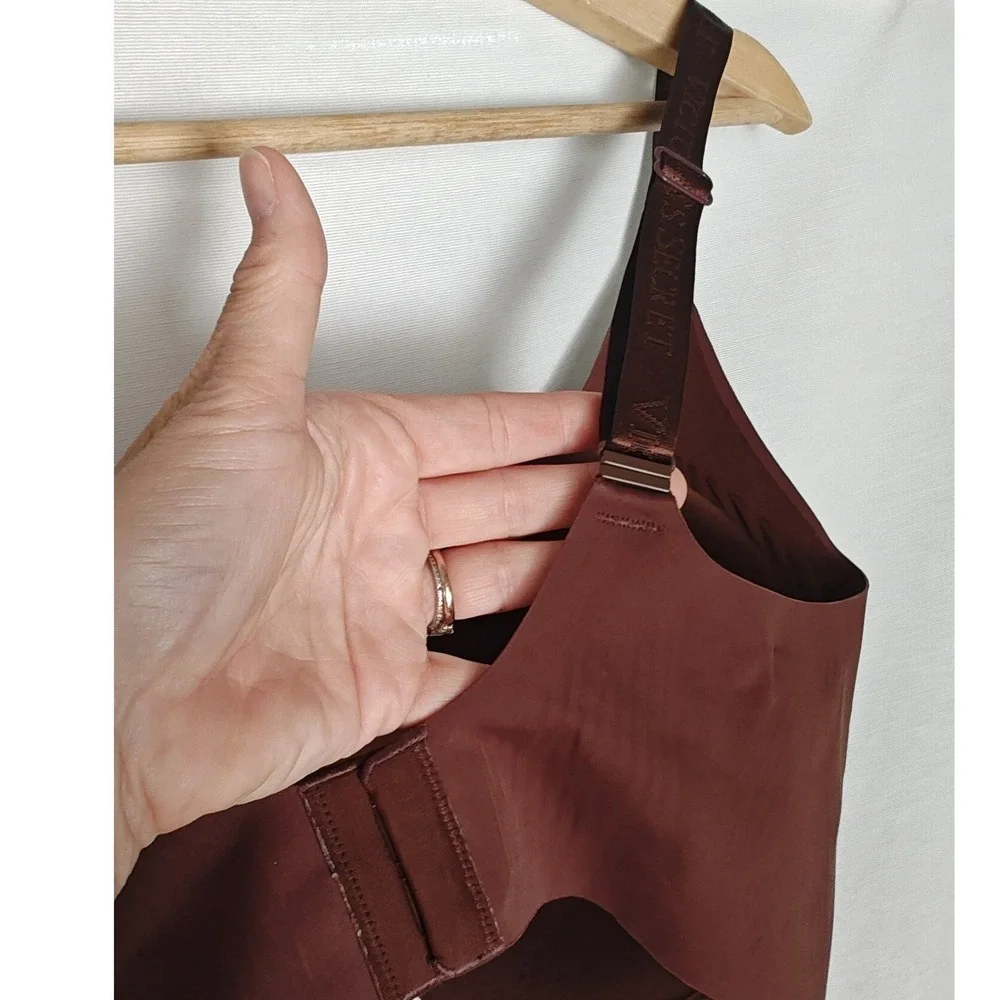 Victoria's Secret Bralette Wireless Bra Push-Up Brown Seamless Logo‎ Strap  M-DD